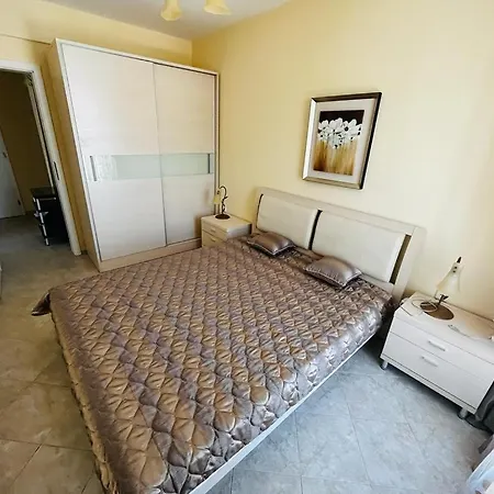 Lovely With Free Parking Silver Springs Солнечный берег