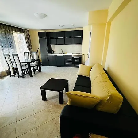 Апартаменты Lovely With Free Parking Silver Springs Солнечный берег